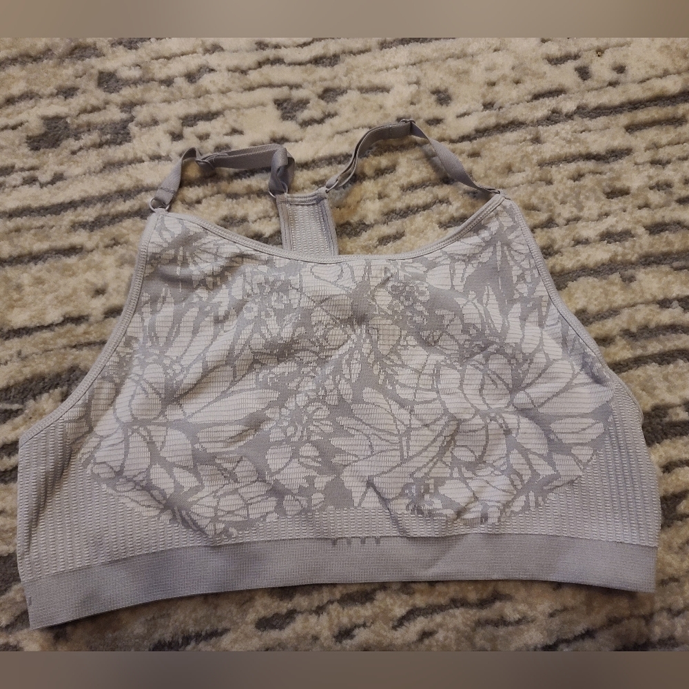 Fabletics sports bra